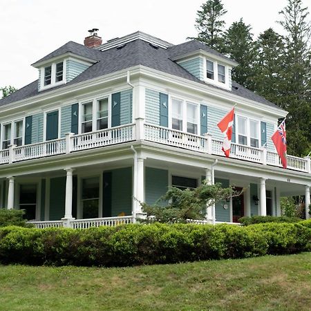 Alicion Bed & Breakfast Lunenburg Kültér fotó